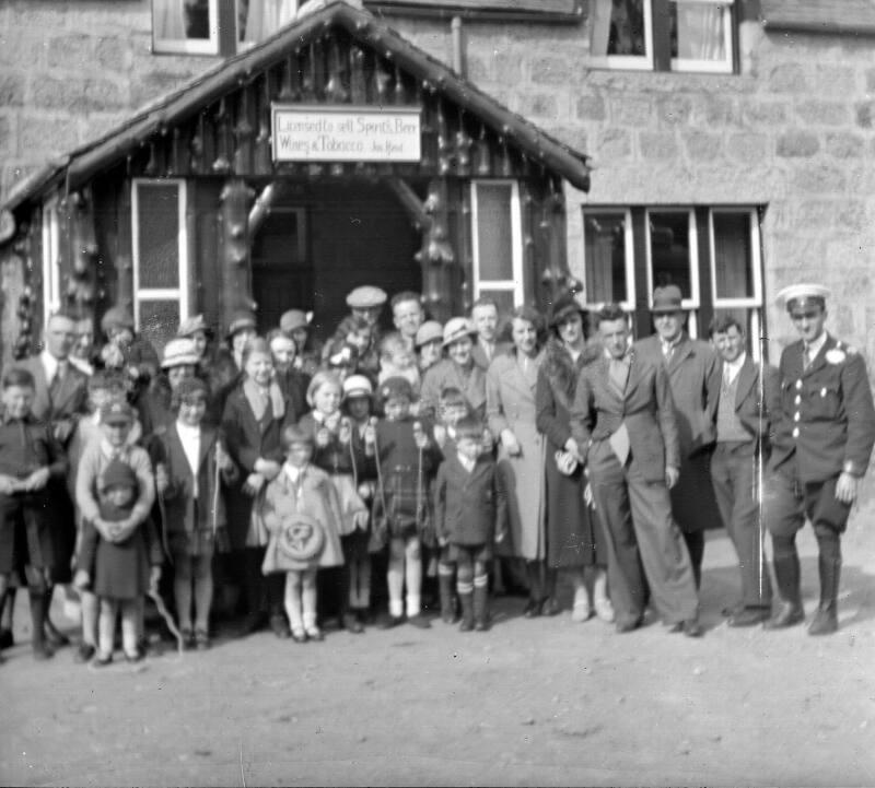 Group outside Hotel (detail)