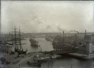 Glass Plate negative of View of Regent Quay, Aberdeen Harbour c.1910