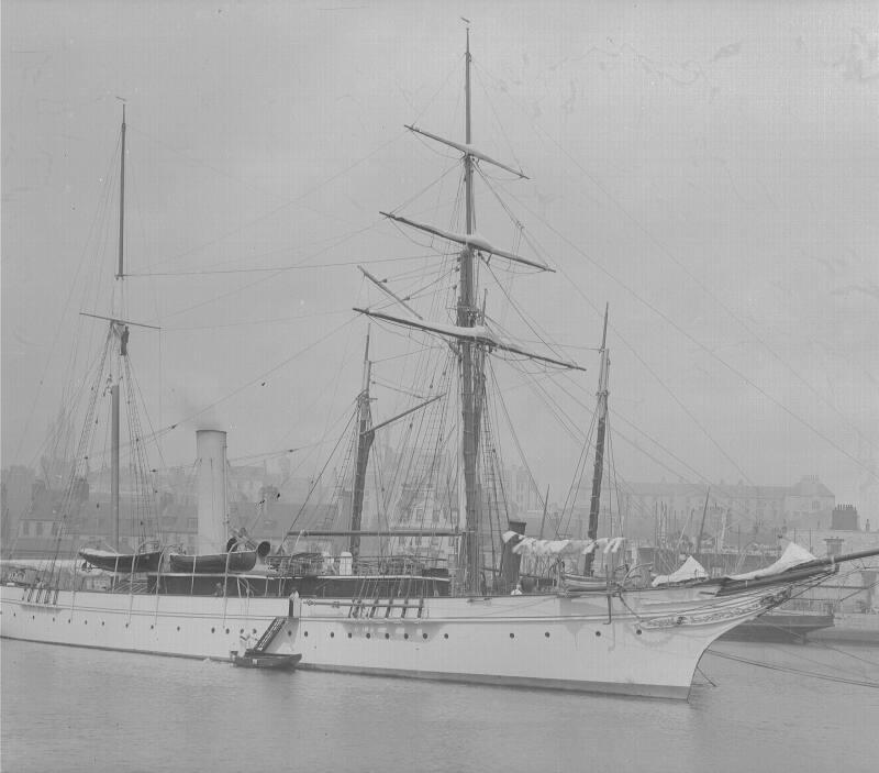 unidentified steam yacht in Aberdeen Harbour
