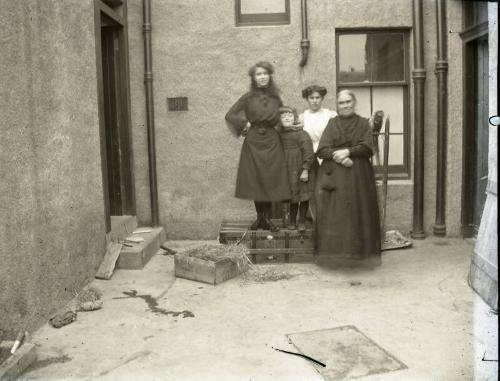 Members of Dr Walford Bodie's Family? and Parrot