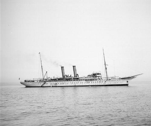 starboard side of an unidentified steam yacht