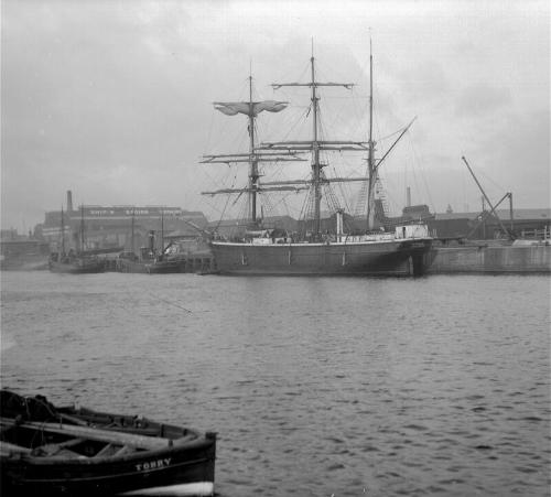 Glass plate showing three vessels