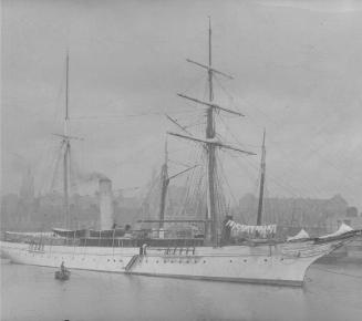 Glass plate with a view of an unidentified steamship in Aberdeen Harbour