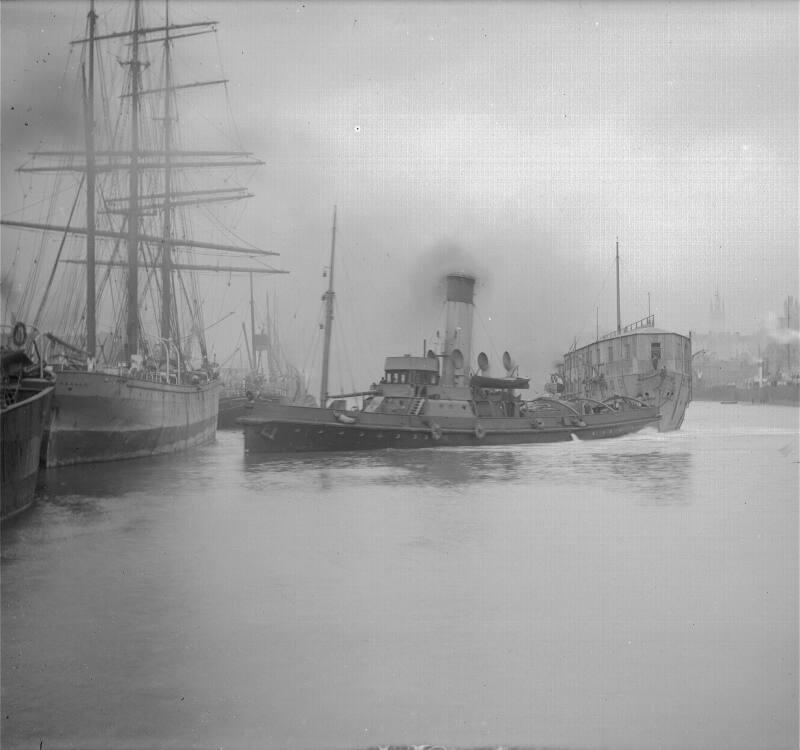 Glass plate with a view of HMS 'Clyde in Aberdeen Harbour