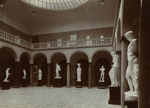 Aberdeen Art Gallery - Centre Sculpture Court