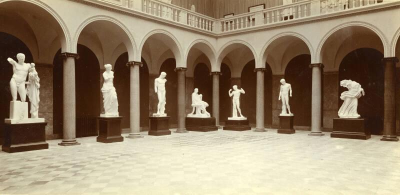 Aberdeen Art Gallery - Centre Sculpture Court