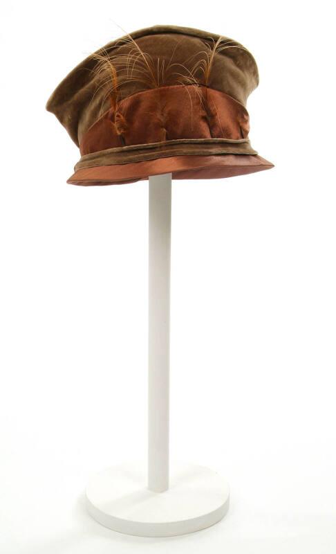 Bronze 3 Feather Cloche