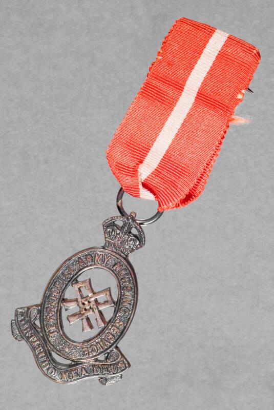 Territorial Army Nursing Service Cape Medallion