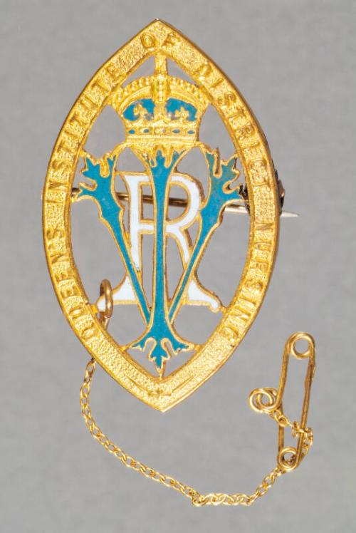 Queen's Institute of District Nursing Long Service Badge