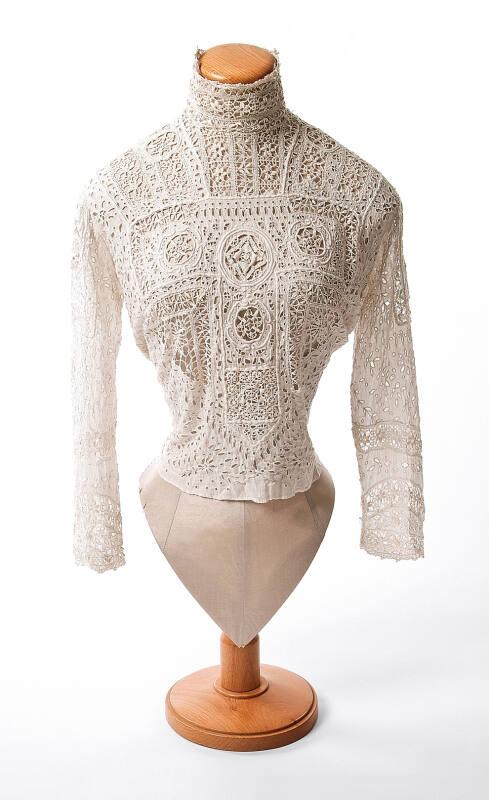 Ladies White Broderie Anglaise and Lace Blouse