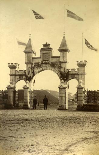 Duthie Park Ceremonial Arch