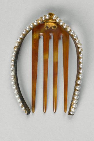 Faux Tortoiseshell and Pearl Ornamental Hair Comb