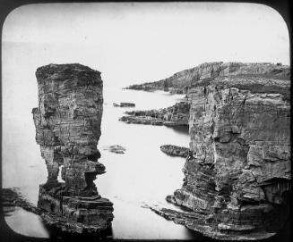 glass lantern slide showing 'Yesnabie Castle' rock (GWW)