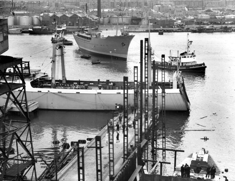 Black and white photograph showing launching of the Discovery