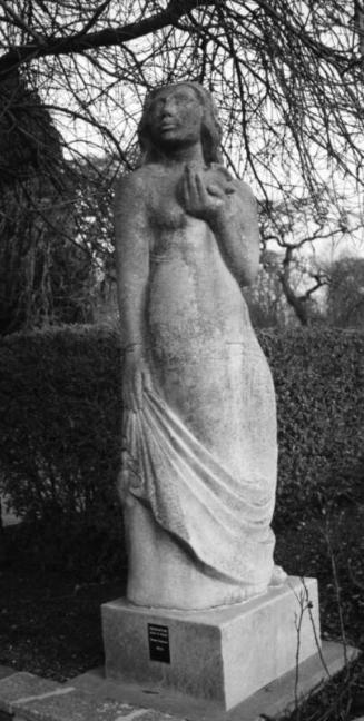 Freedom with her Dove of Peace, 
sited in Hazlehead Park, Aberdeen.