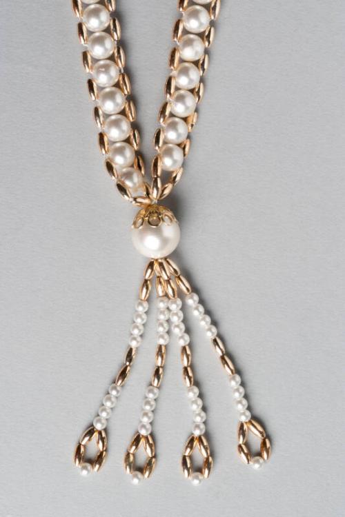 Faux Pearl Necklace with Drops