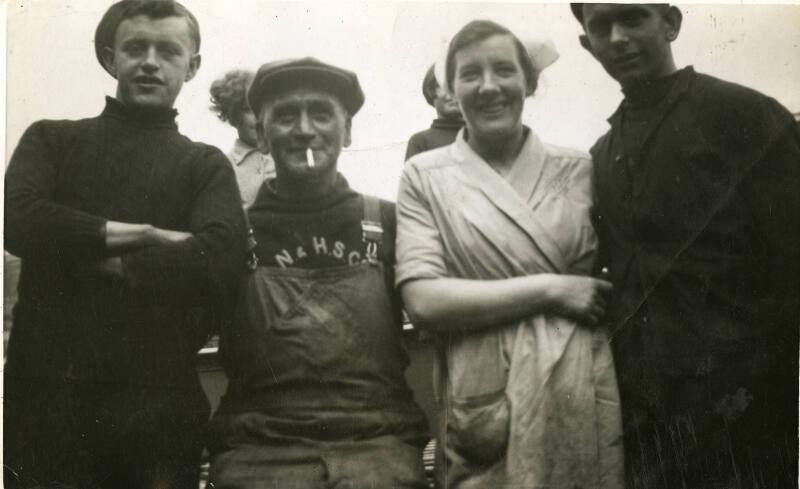 Black & White photograph of Harry Alexander Rumsey and cousin James Smith, standing with crewma…