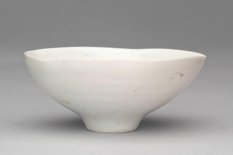 Pale celadon dish