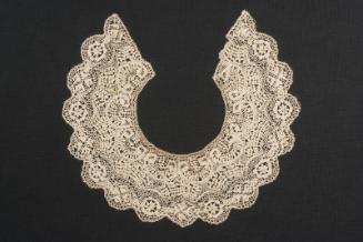 Semicircular Lace Collar