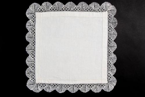 New Pitsligo Lace "Mary Souter" Pattern Edged Mat