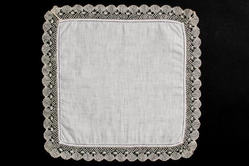 New Pitsligo Lace "Spider with Half Stitch Fan" Pattern Edged Mat