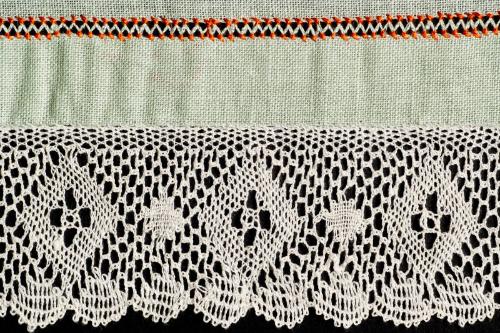 New Pitsligo Lace "Dieppe" Pattern Edged Mat