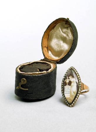 Memorial Ring and Case