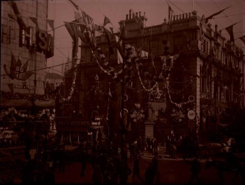 H. Samuel on Union Street, Aberdeen, Decorated for Royal Visit