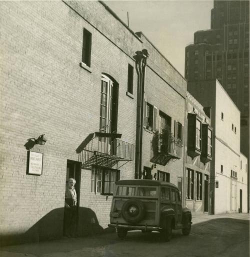 11 MacDougal Alley, New York (Photographs of James McBey's Homes).