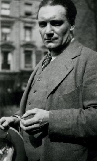 James McBey in Hampstead (Photographs of James McBey)