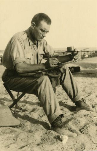 McBey Sketching in the Egyptian Desert (Photographs of James McBey)