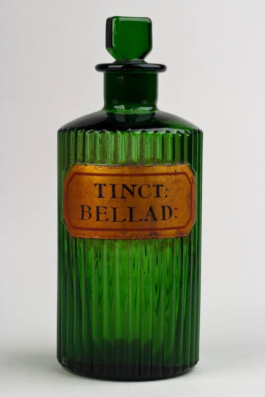 Green Glass Gold Labelled Poison Shop Round TINCT: BELLAD: