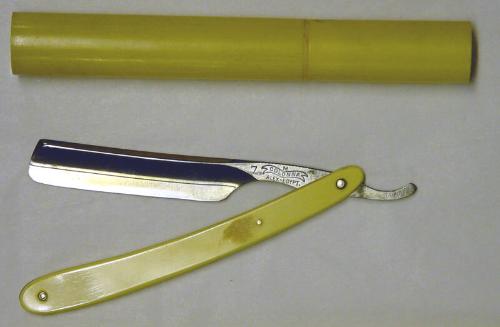 Tubular Case Open Razor