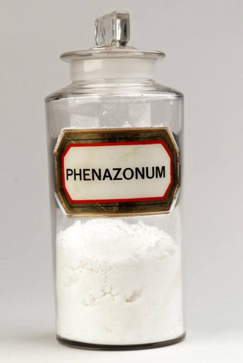 Recessed Label Powder Shop Round PHENAZONUM