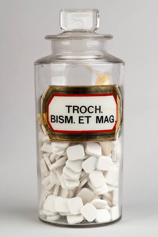 Recessed Label Powder Shop Round TROCH. BISM. ET MAG.