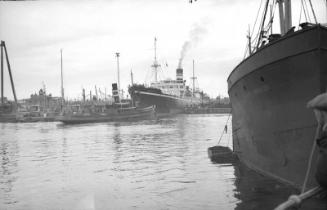 Ships Manratta and Henry Lancaster in Aberdeen Harbour