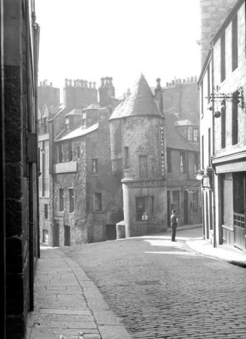 Netherkirkgate and Wallace Tower