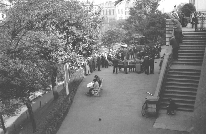 Draughts in Union Terrace Gardens