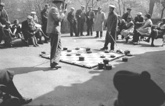 Draughts in Union Terrace Gardens