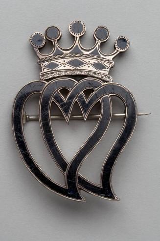 Luckenbooth Brooch