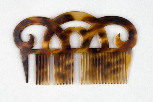 Faux Tortoiseshell Ornamental Hair Comb