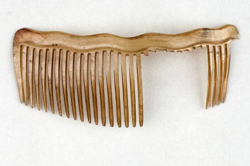 Bleached Horn Ornamental Hair Comb