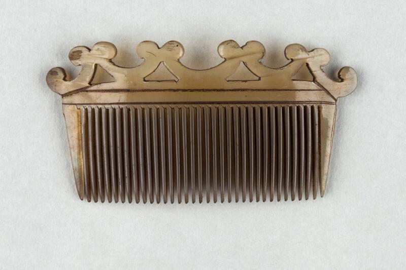 Bleached Horn Ornamental Hair Comb