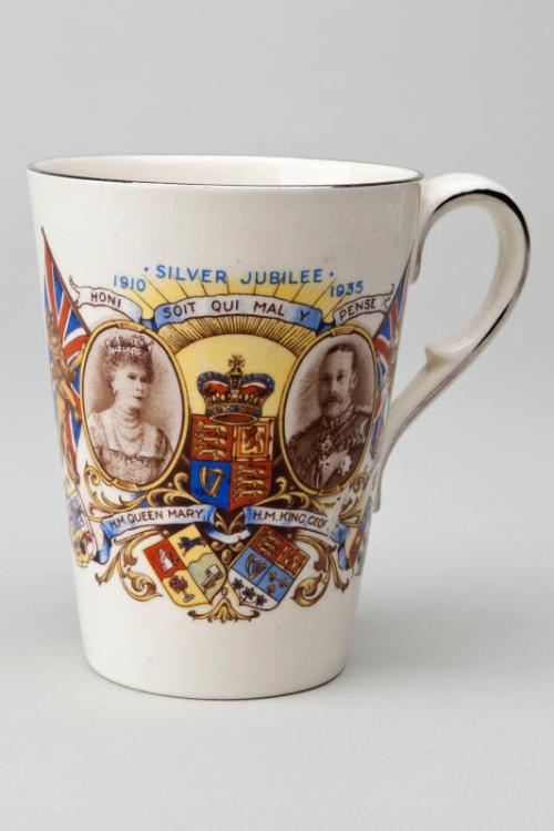 Commemorative mug