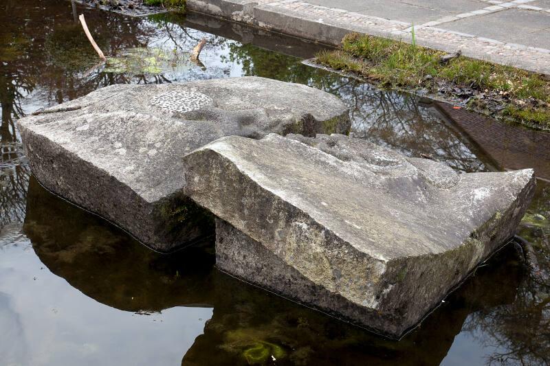 Alla Sec, 
sited in the pond at Hazlehead Park, Aberdeen.