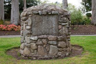 Robert the Bruce: Presenting the Freedom Lands to the Citizens of Aberdeen, 
sited in Hazlehead Park, Aberdeen.