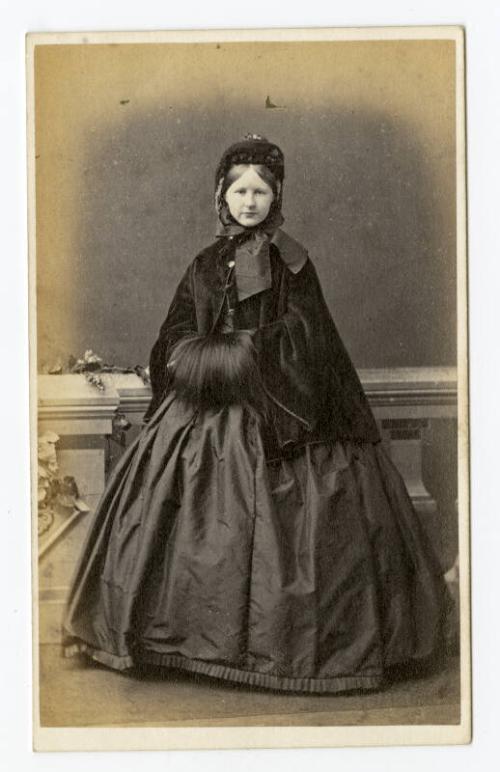 Carte de Visite - Unidentified Portrait of a Woman