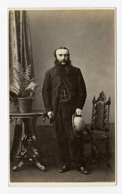 Carte de Visite - Unidentified Portrait of a Man