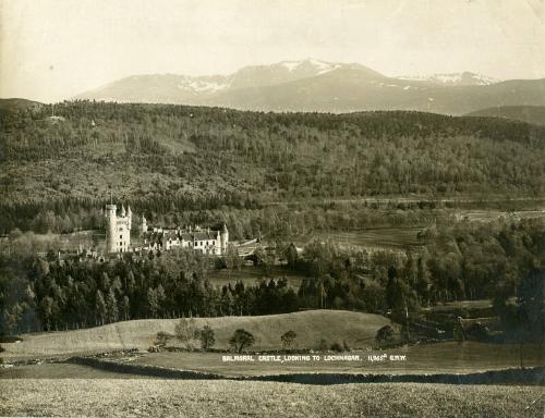 Balmoral Castle/Lochnagar