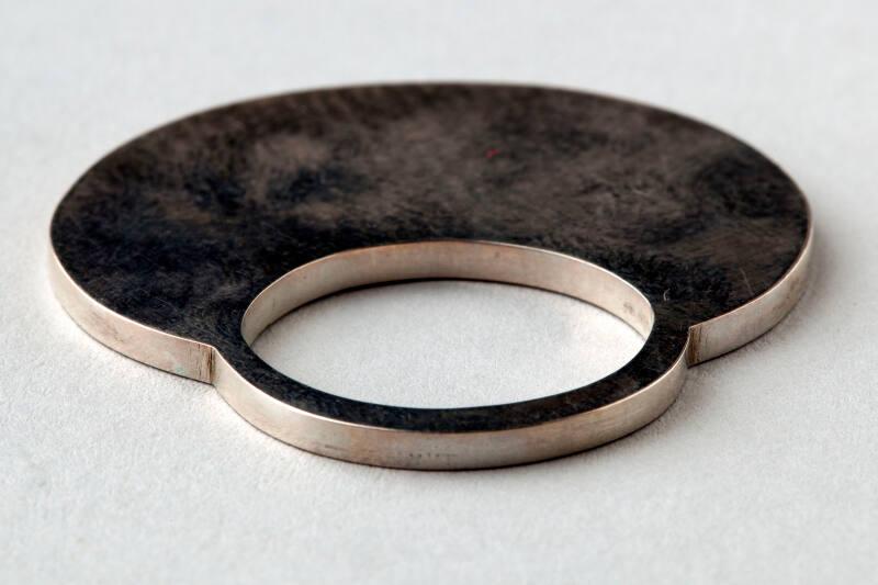 Large Finger Ring